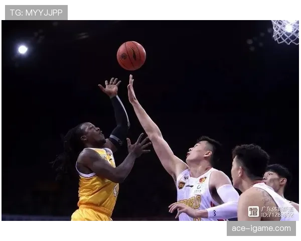 埃因霍温新赛季阵容焕然一新，训练营中年轻才俊闪耀全场