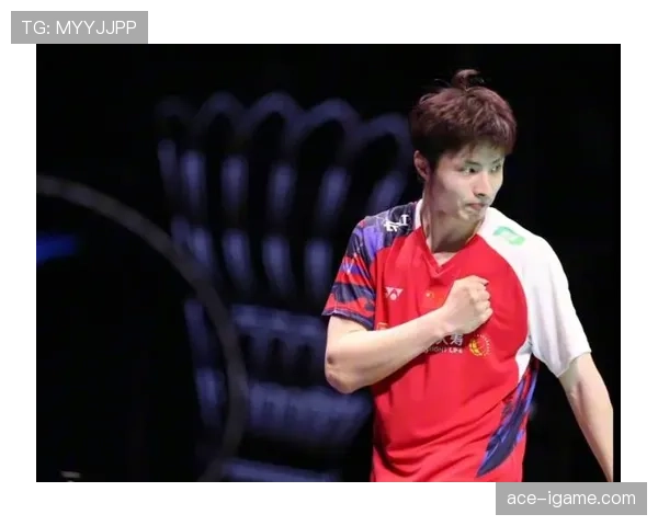 石宇奇打完比赛瞬间变路人，谁能想到赛场上那股狠劲其实藏着这种日常迷糊样？